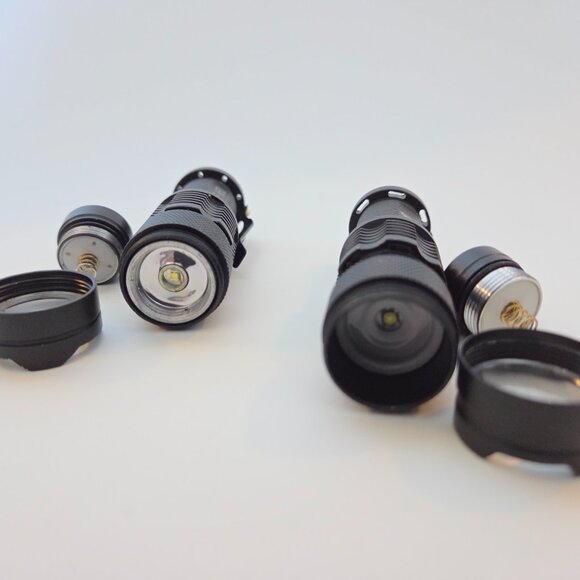 2x Compact Zoomable LED Flashlights Q5 Set - Picture 9 of 10